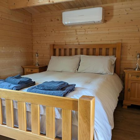 Cosy Cabin Stock ภายนอก รูปภาพ