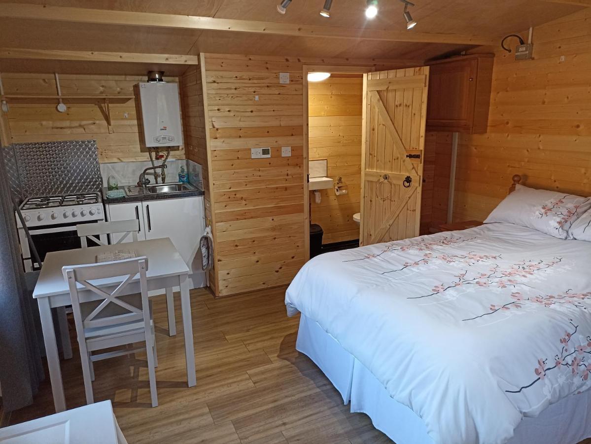 Cosy Cabin Stock ภายนอก รูปภาพ