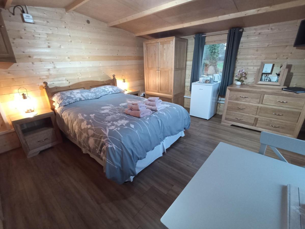 Cosy Cabin Stock ภายนอก รูปภาพ