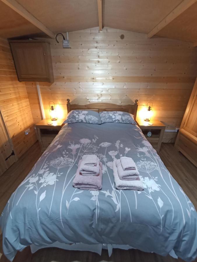 Cosy Cabin Stock ภายนอก รูปภาพ