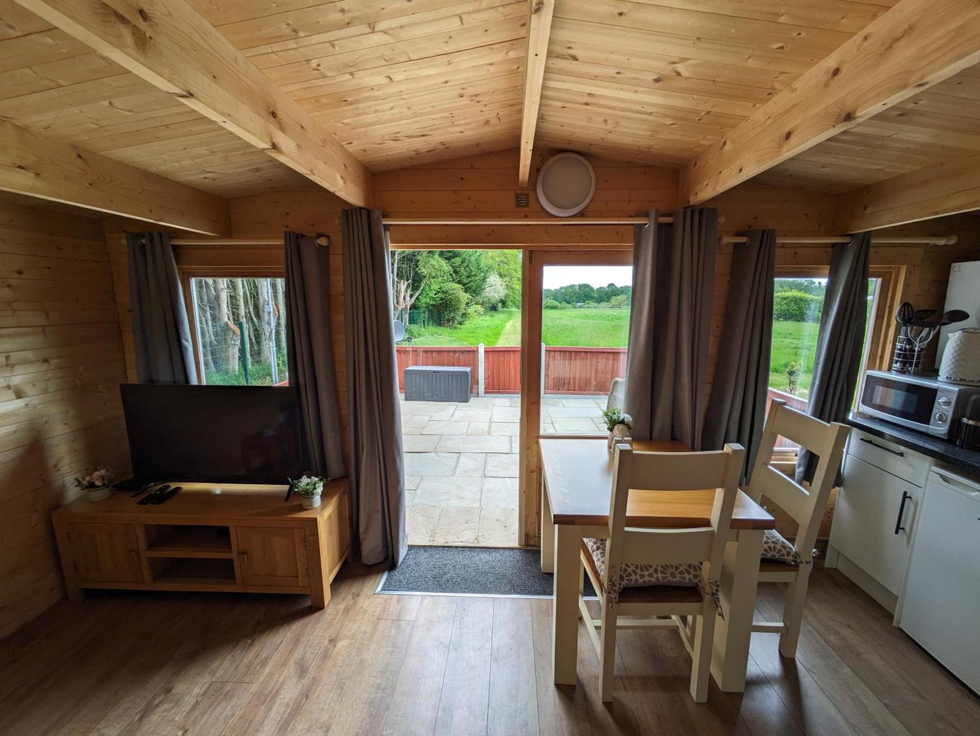 Cosy Cabin Stock ภายนอก รูปภาพ